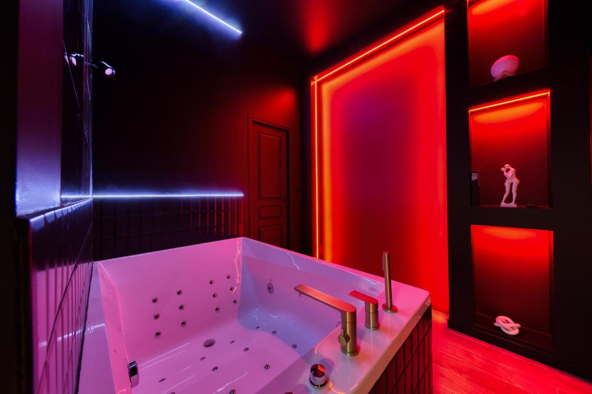 Suite Deluxe - Jacuzzi Мелён Экстерьер фото