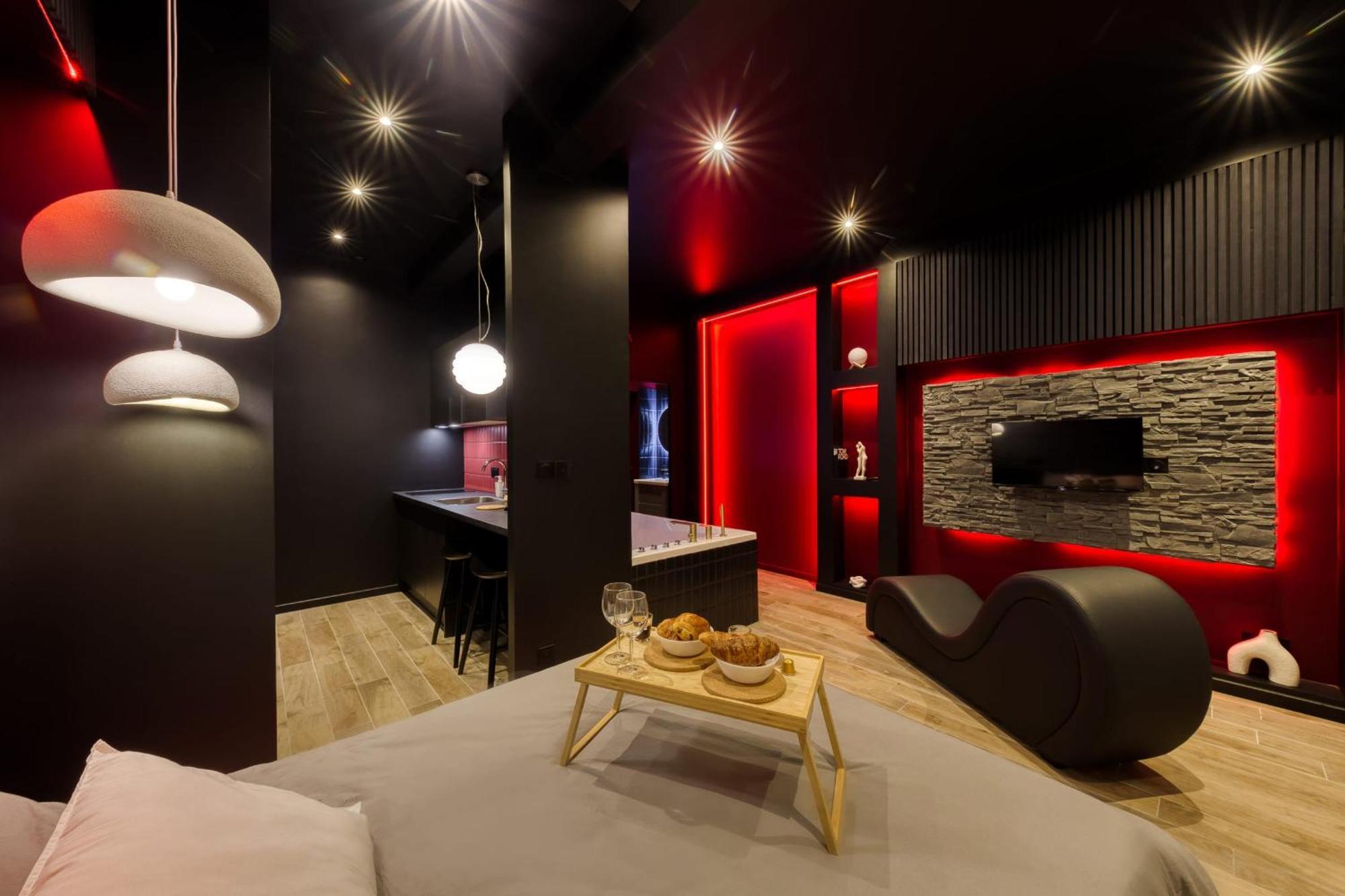 Suite Deluxe - Jacuzzi Мелён Экстерьер фото